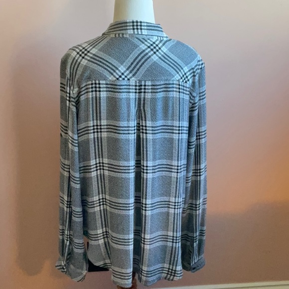 Bella Dahl Button Down Blouse - Picture 9 of 9